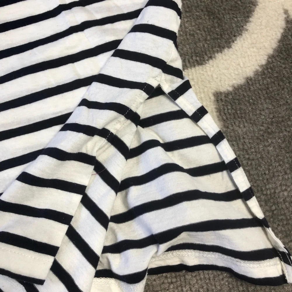 J. Crew Tshirt Small Black White Striped Side Slit Magic Giant Shirt Nautical